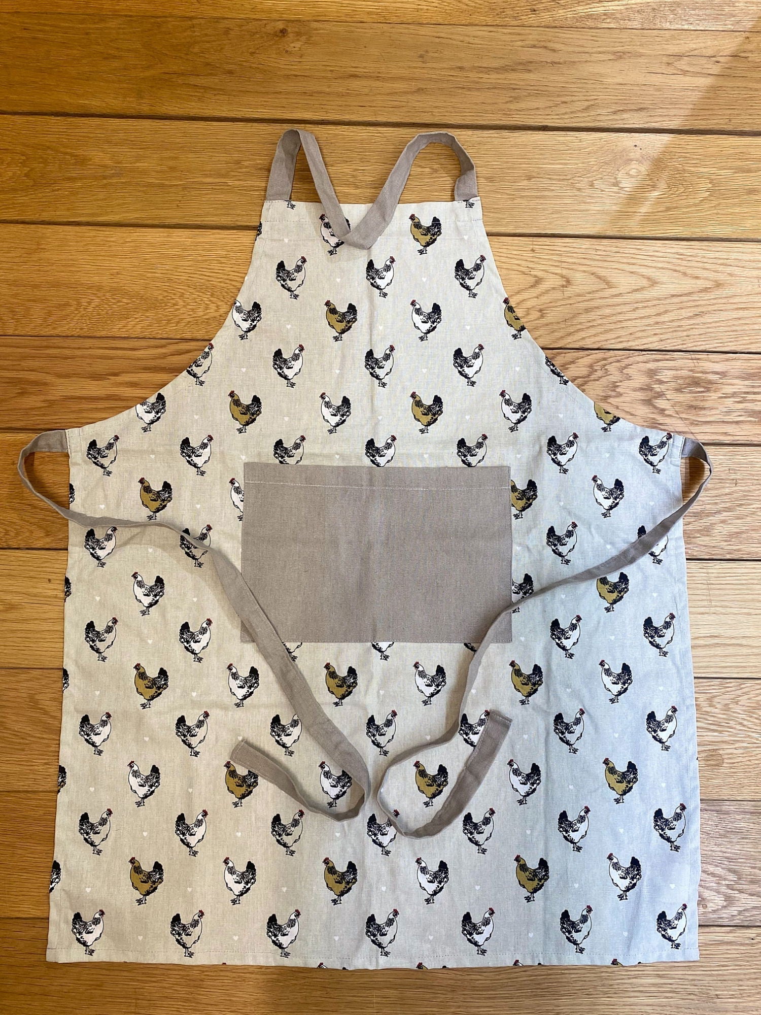 Apron With A Chicken Print Design - Daily Buy