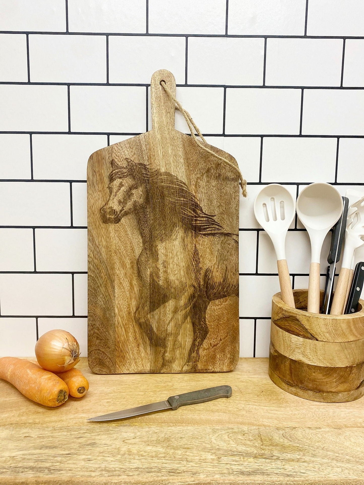 Engraved Horse Chopping Board - Daily Buy