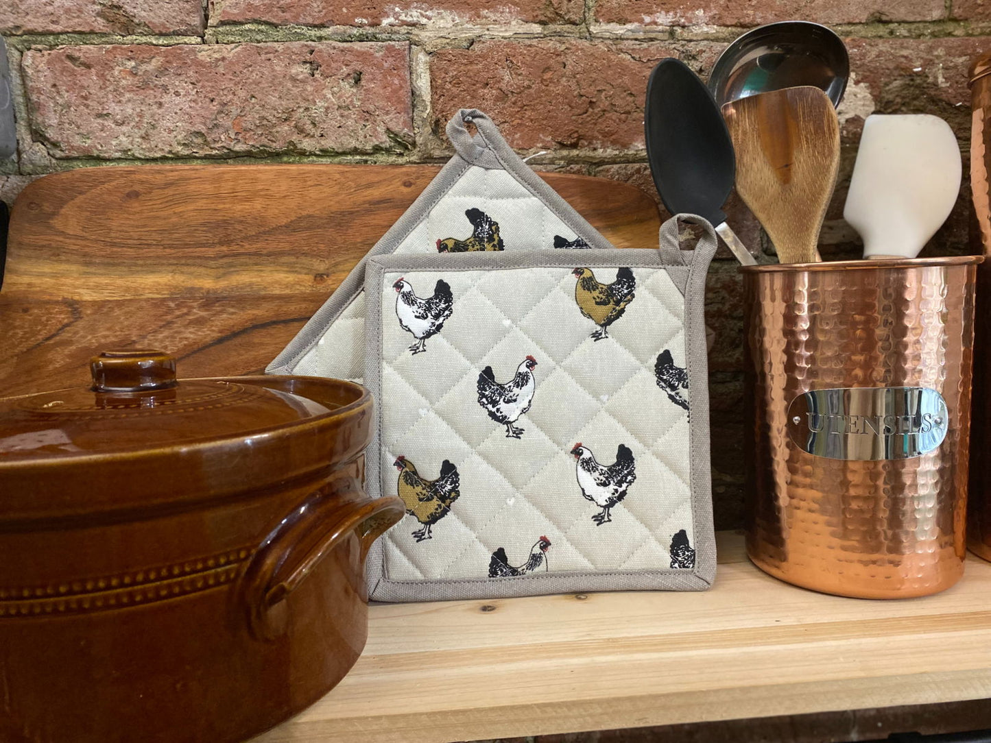 Two Pot Holders With A Chicken Print Design - Daily Buy